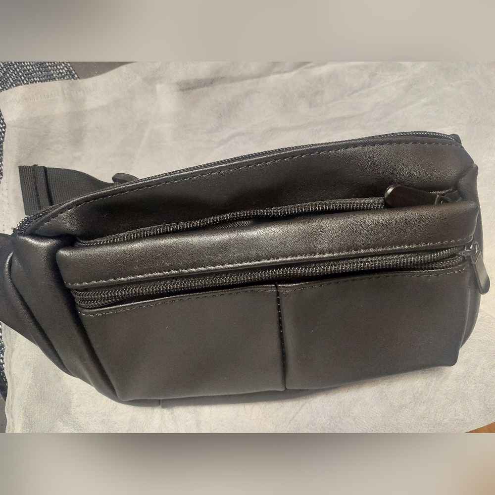 Classic Fanny Pack / Hip bag - Black